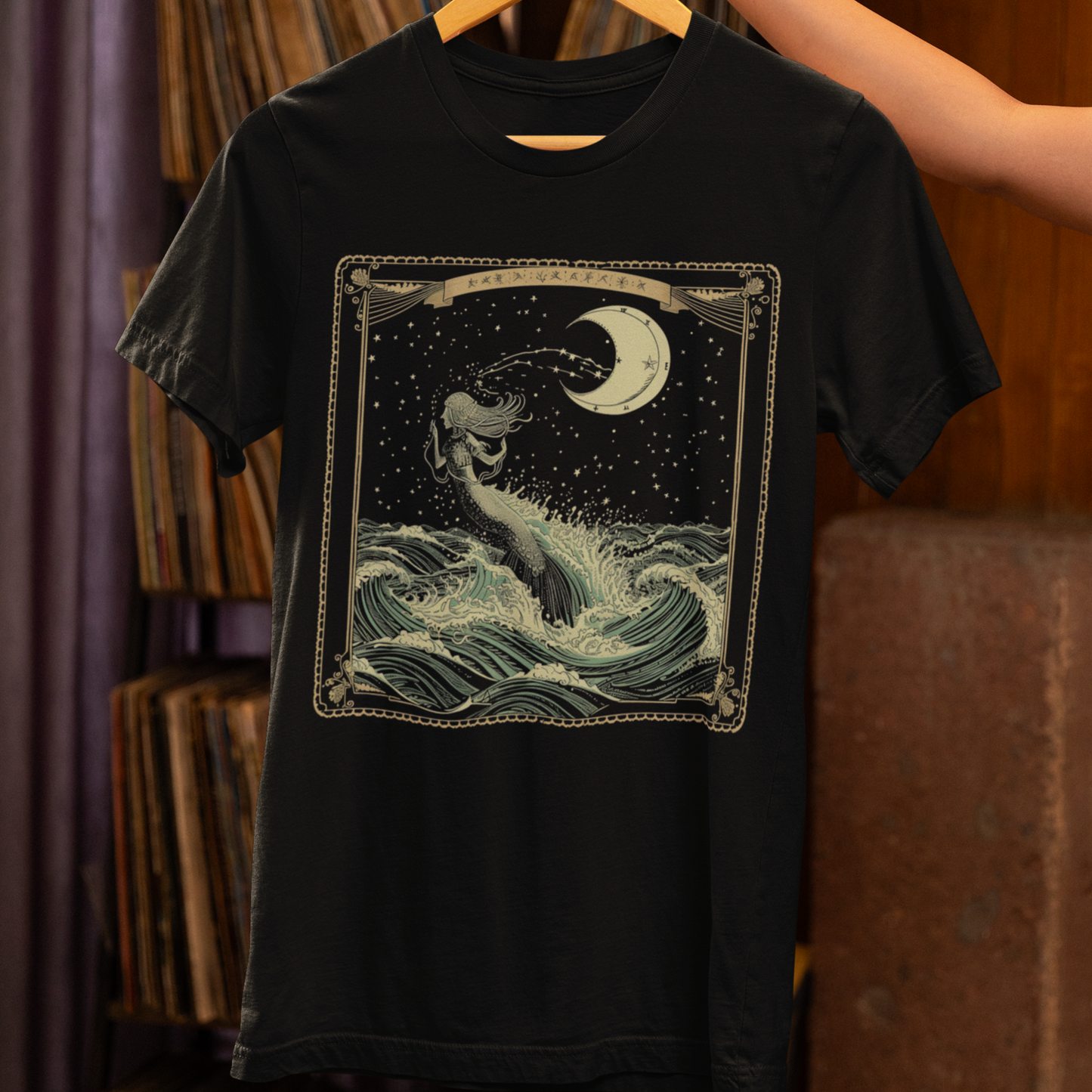 Mystical Seas for the Reflective Soul: Aquarius Tarot Card T-Shirt