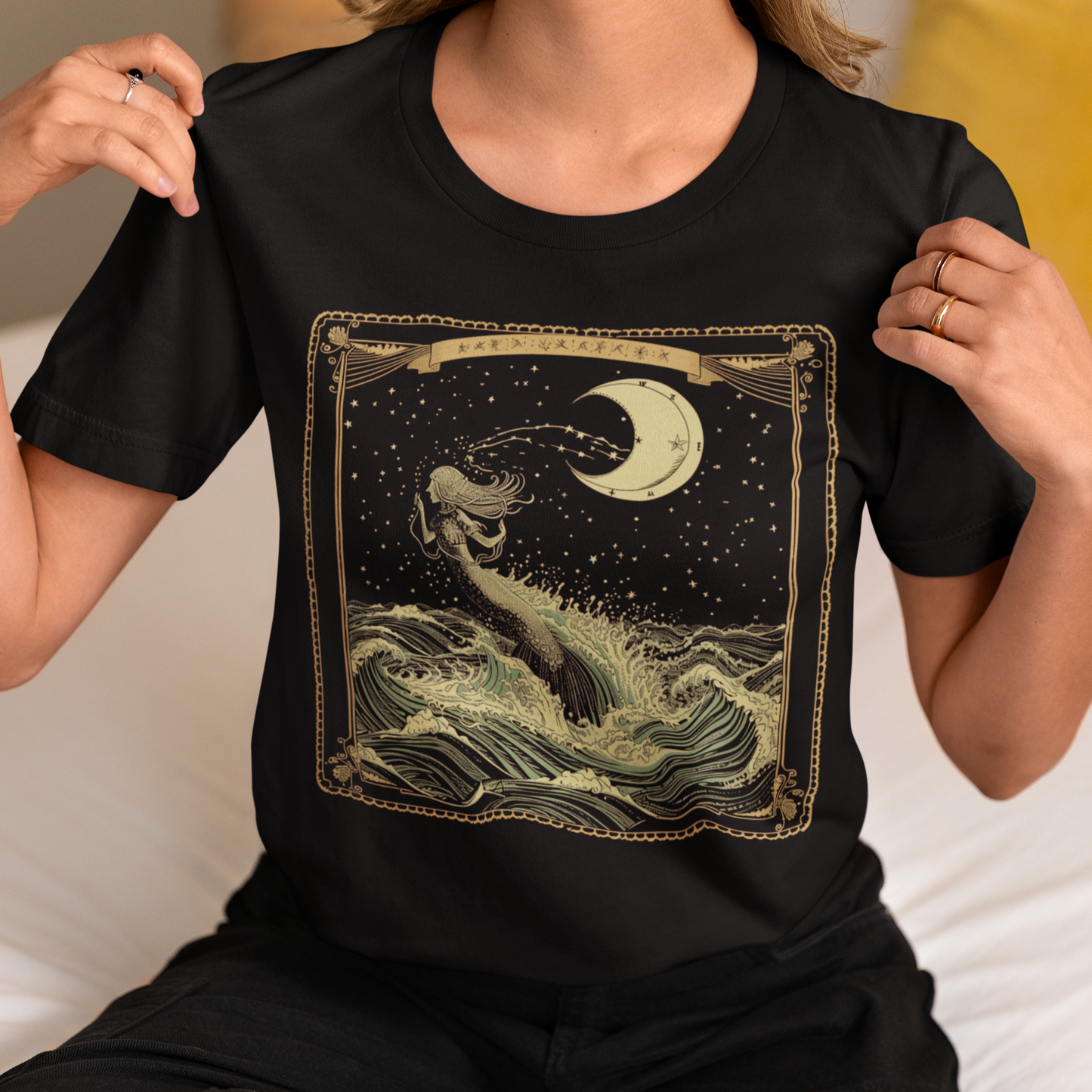 Mystical Seas for the Reflective Soul: Aquarius Tarot Card T-Shirt