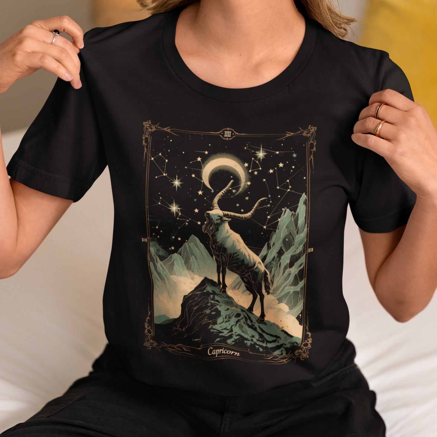 The Steadfast Goat: Capricorn Tarot Card T-Shirt