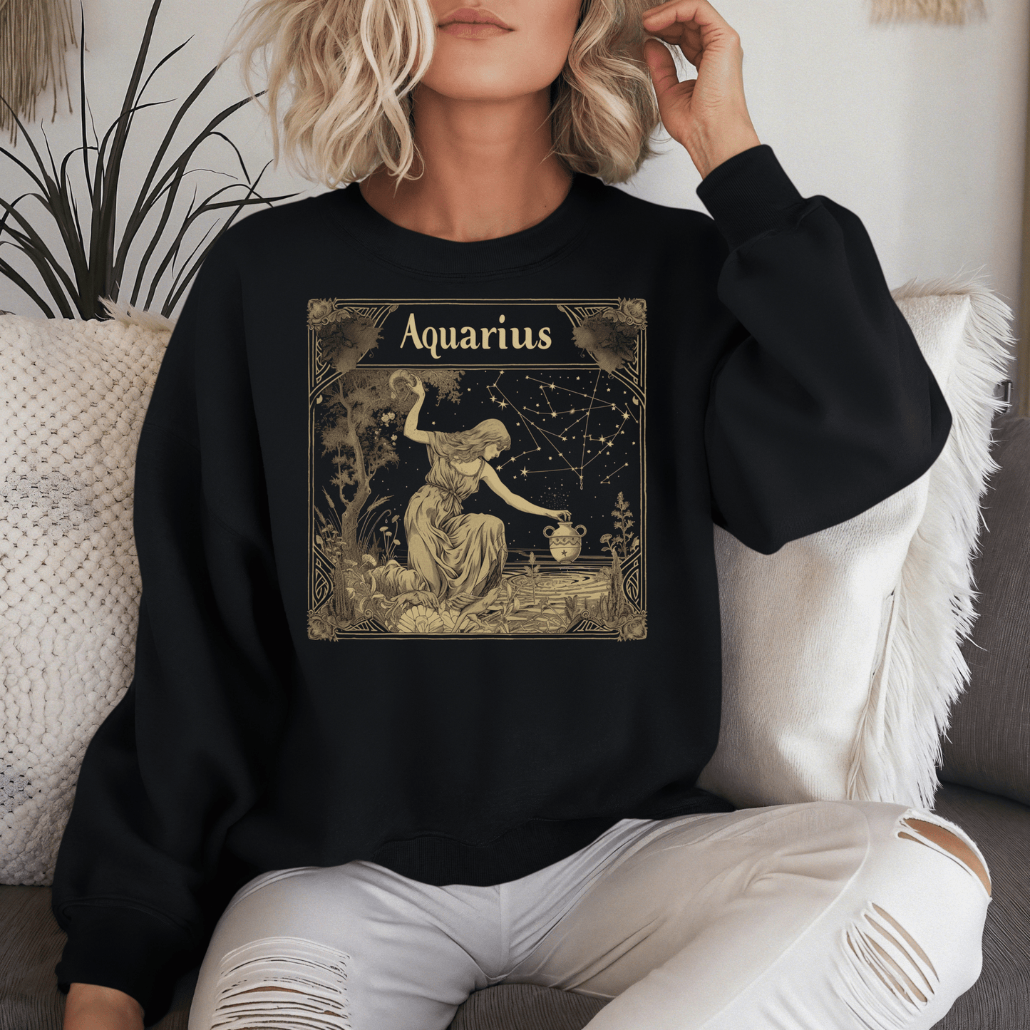 Sweatshirt Aquarius Golden Age Sweatshirt: Cosmic Elegance Meets Modern Comfort