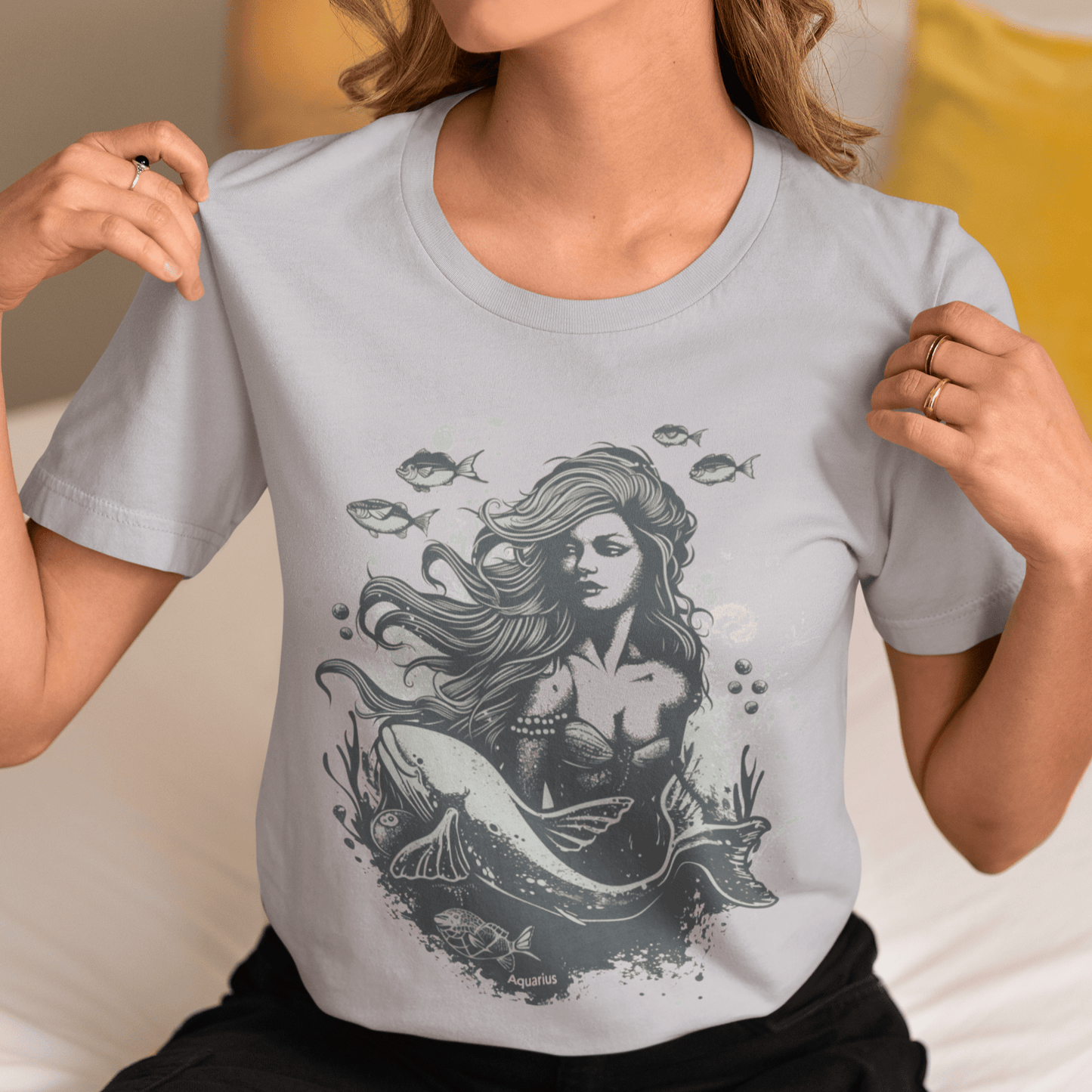 T-Shirt Aquarius Siren T-Shirt: Enchanting Depths for the Visionary Spirit