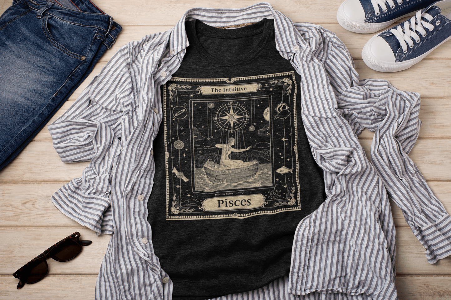 T-Shirt Black Heather / S Intuitive Guide: Pisces Tarot Card T-Shirt