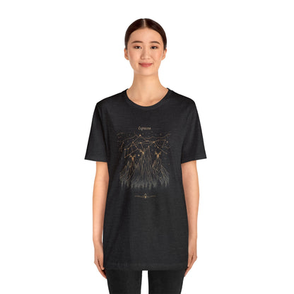 T-Shirt Capricorn Mountain Constellation T-Shirt: Reach New Peaks