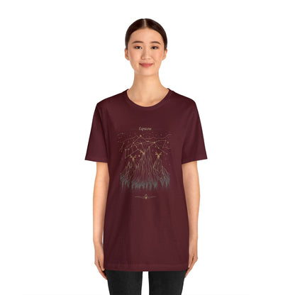 T-Shirt Capricorn Mountain Constellation T-Shirt: Reach New Peaks