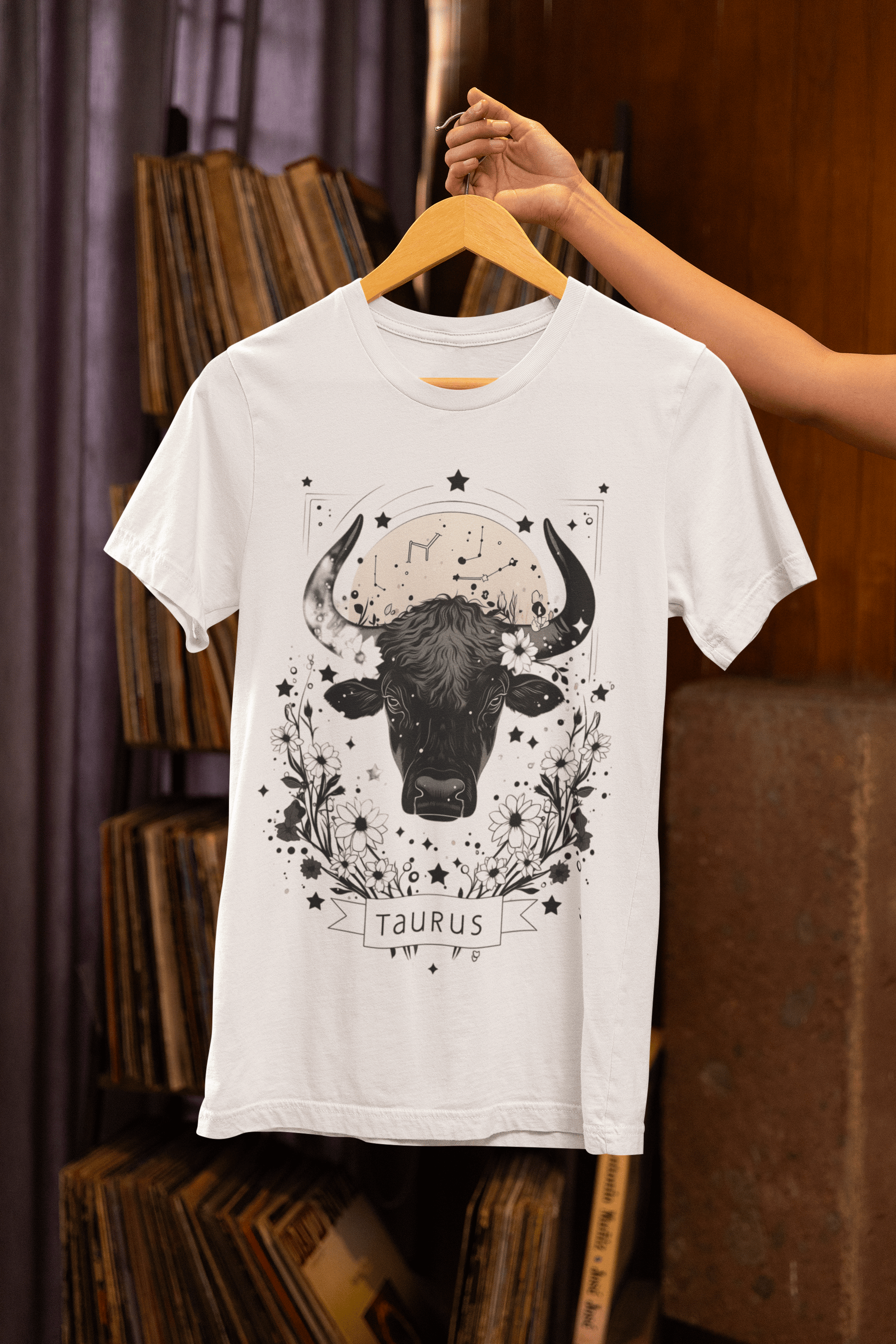 T-Shirt Floral Strength: Taurus Tarot Card T-Shirt