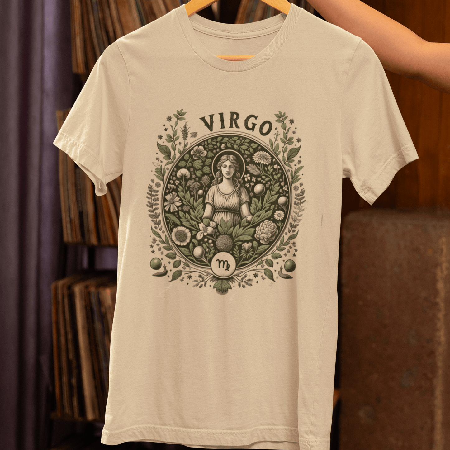 T-Shirt Herbalist's Dream: Virgo Tarot Card T-Shirt