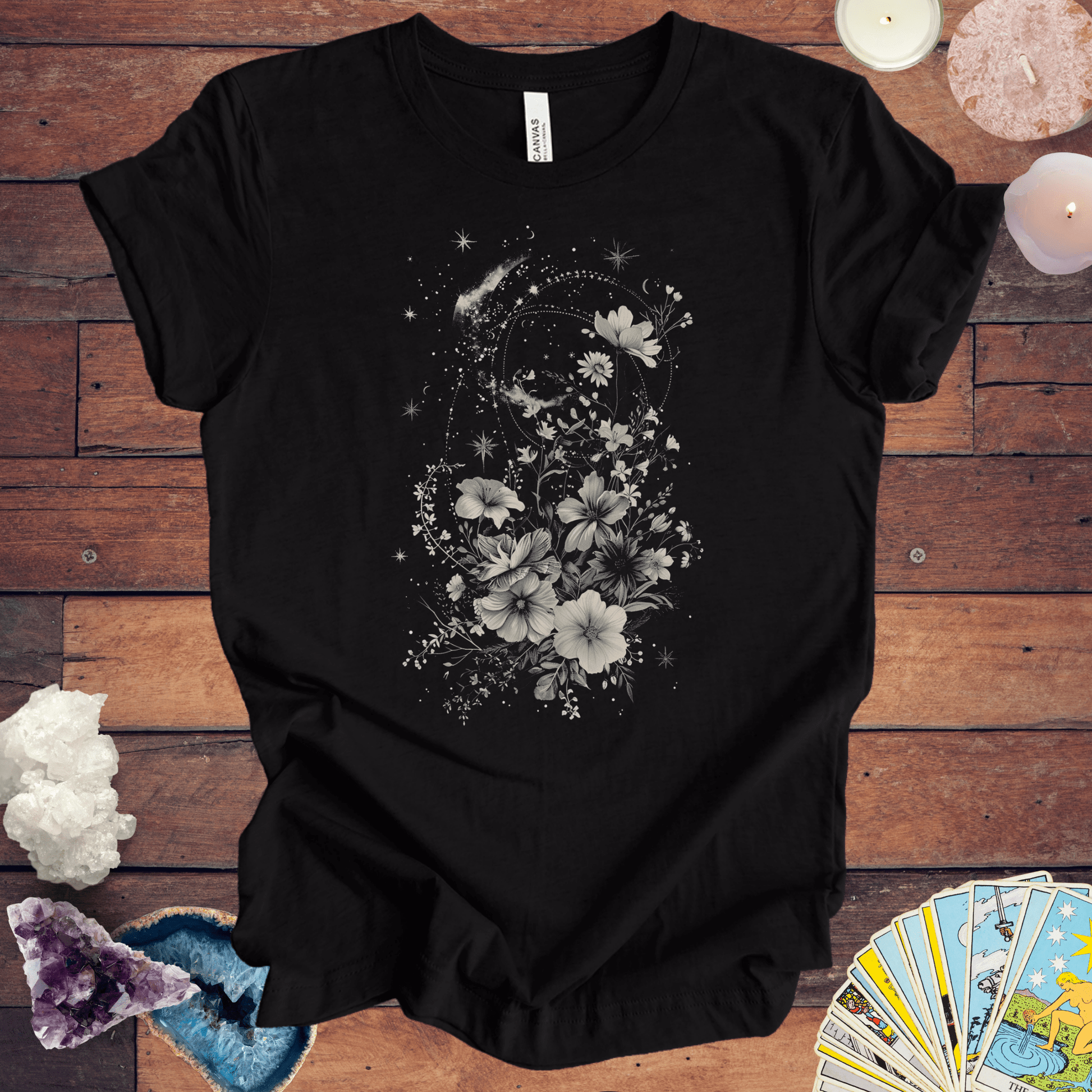 T-Shirt Lunar Blossom - Cosmic Floral T-Shirt