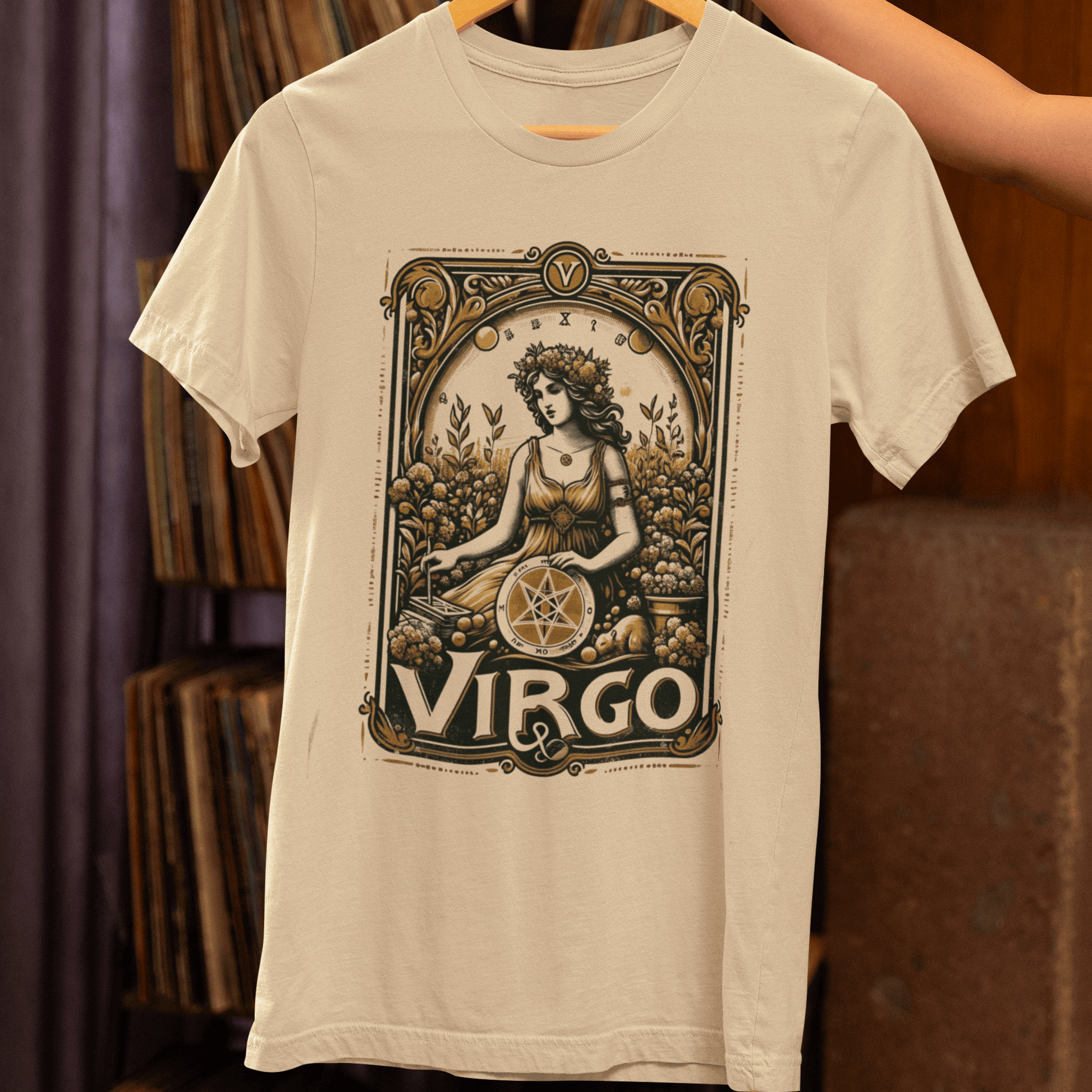 T-Shirt Maiden of Pentacles: Virgo Tarot Card T-Shirt