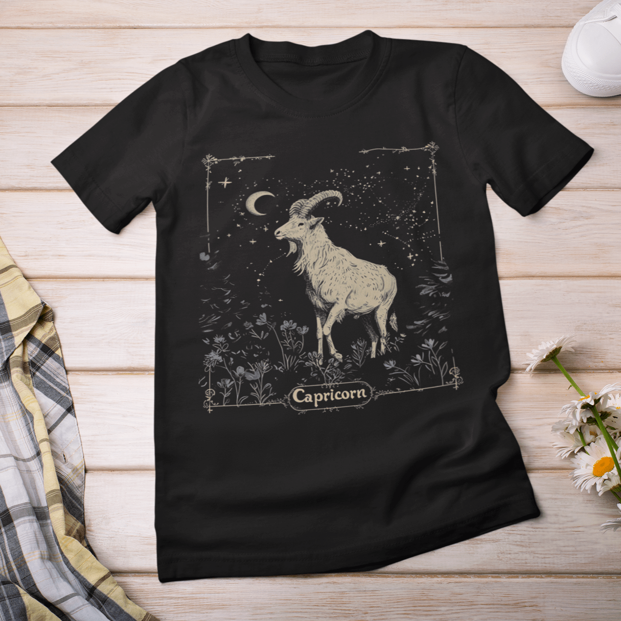 T-Shirt Saturn’s Resolve: Capricorn Tarot Card T-Shirt