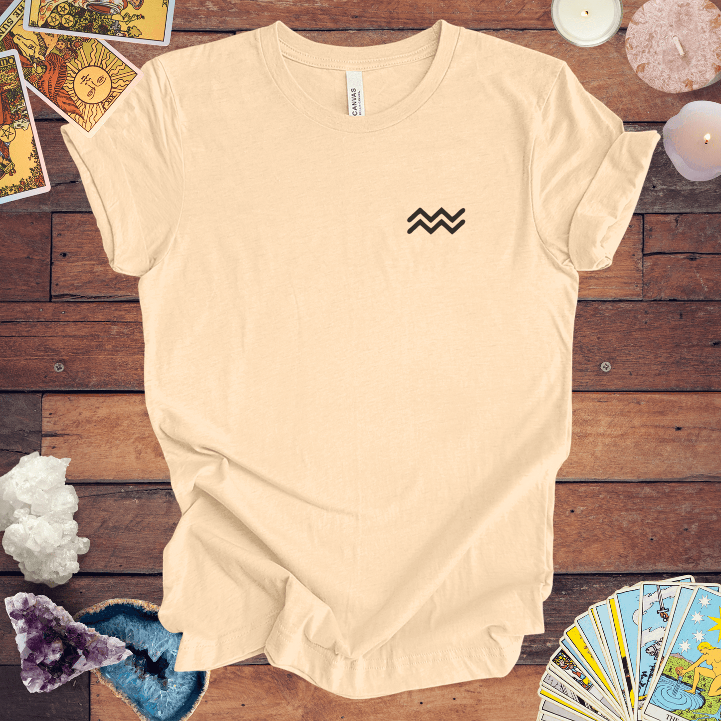 T-Shirt Soft Cream / S Aquarius Zodiac T-Shirt: Embrace Your Inner Visionary