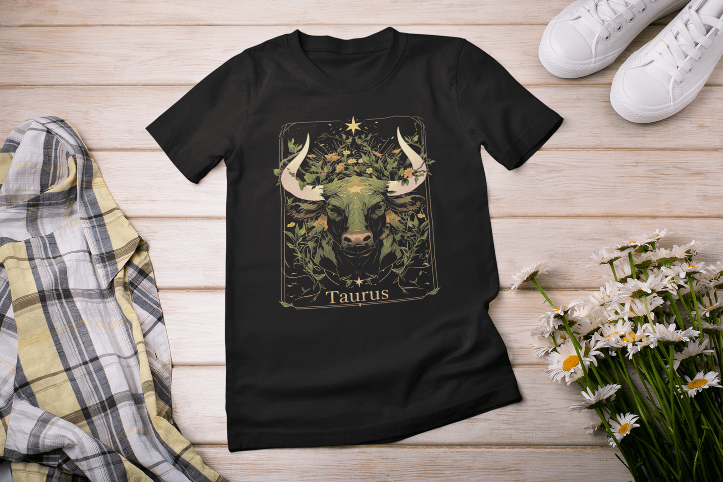 T-Shirt The Bull: Taurus Tarot Card T-Shirt