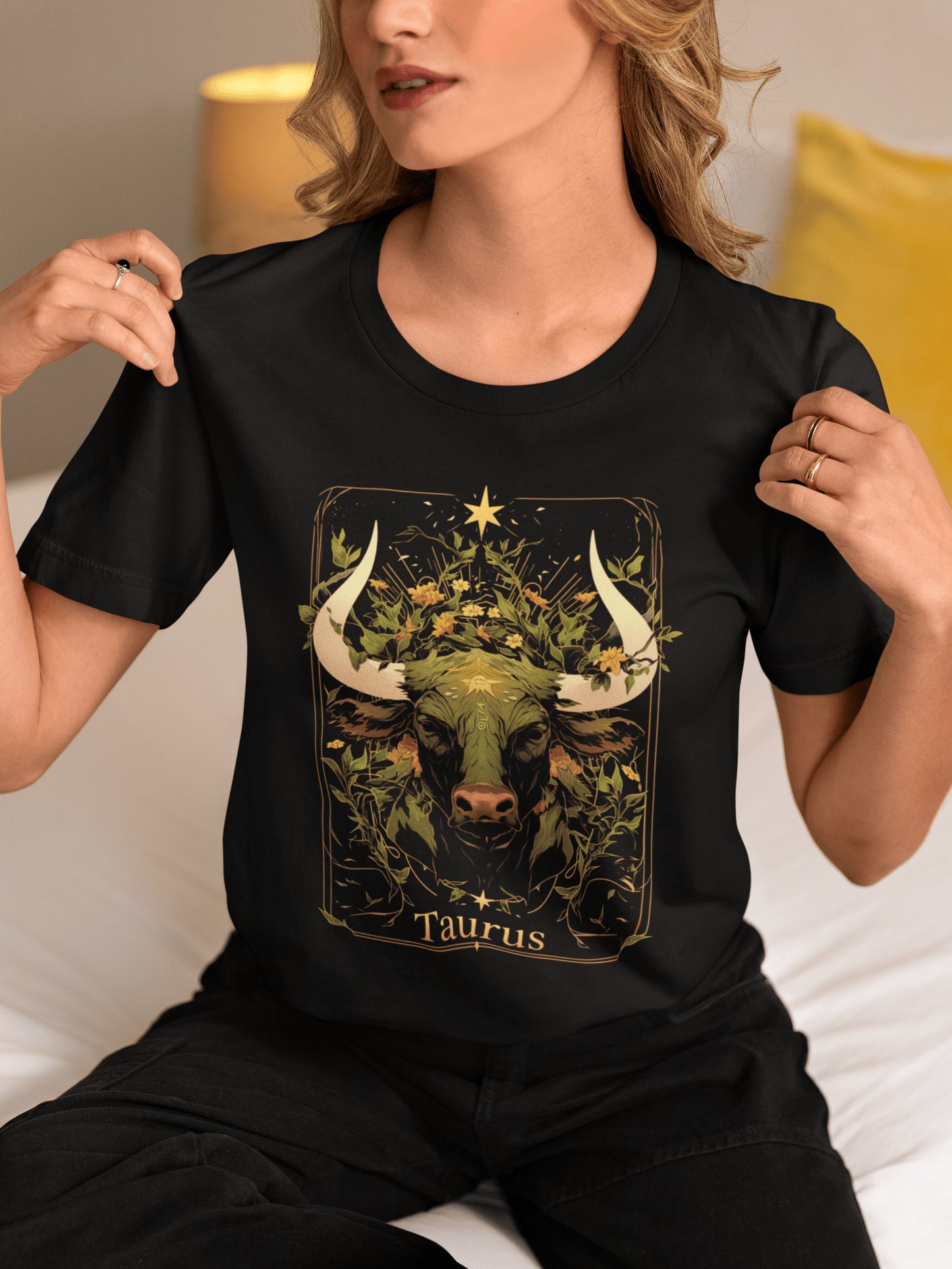 T-Shirt The Bull: Taurus Tarot Card T-Shirt